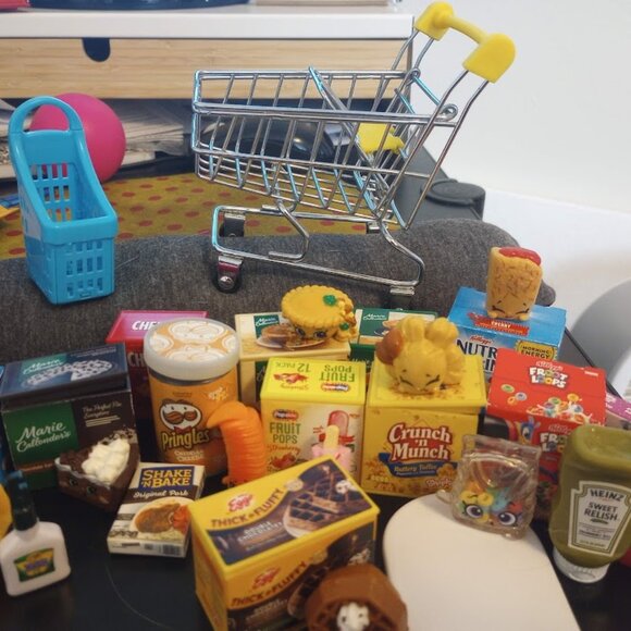 Mini Brands - Lot of 40+ Tiny Grocery Store Toys - Picture 7 of 9